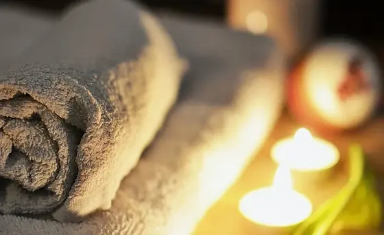 love-romantic-bath-candlelight